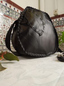 Bolsa de Cuero Negro regaliz-Artesanal