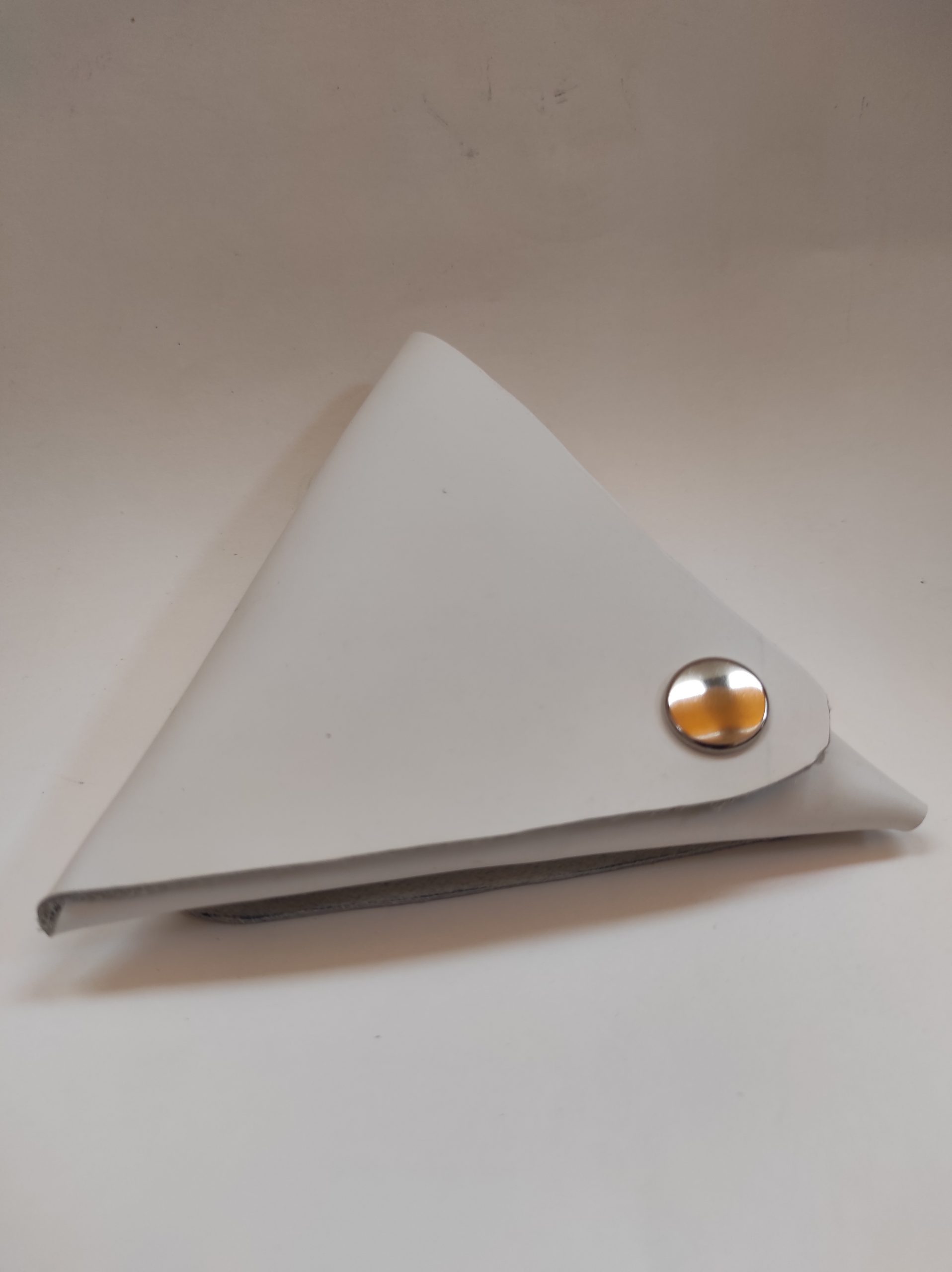 triangular Cuero - Huella Artistica