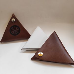 Monedero triangular Mágico - Cuero