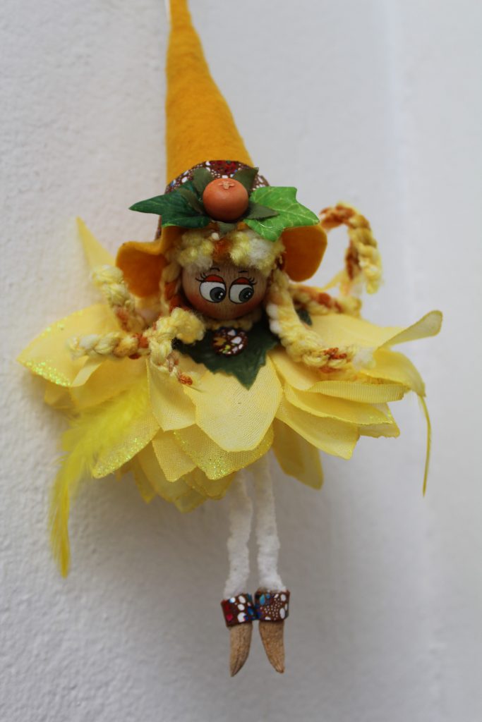 Muñeca Brujas Amarillo Limón