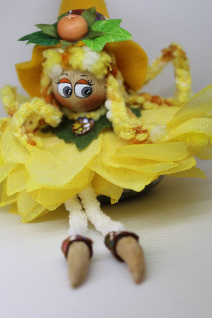 Muñeca Brujas Amarillo Limón