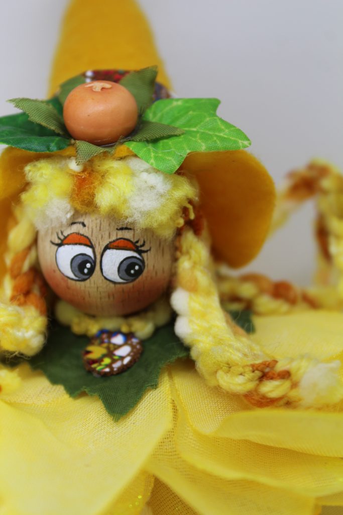 Muñeca Brujas Amarillo Limón