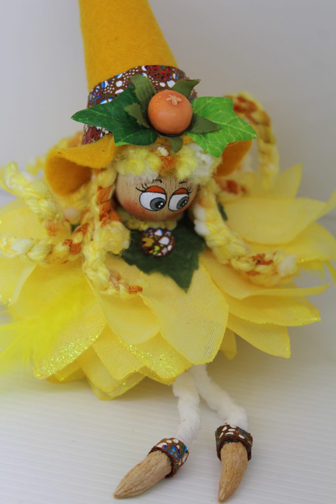 Muñeca Brujas Amarillo Limón